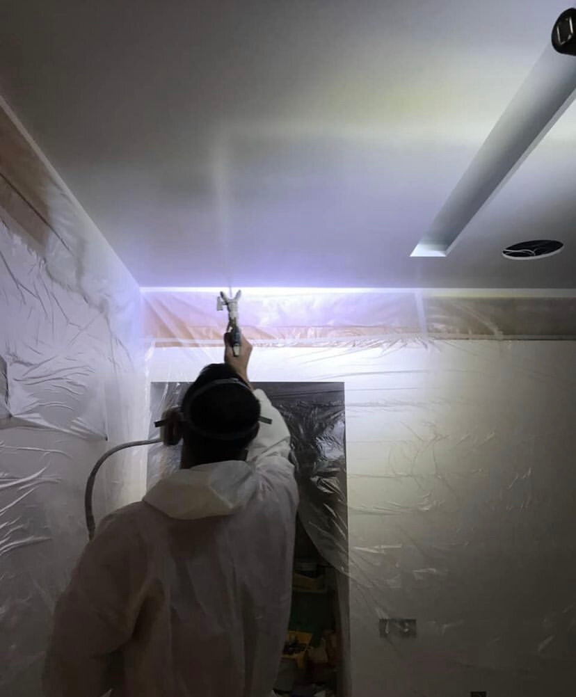 Покраска потолка