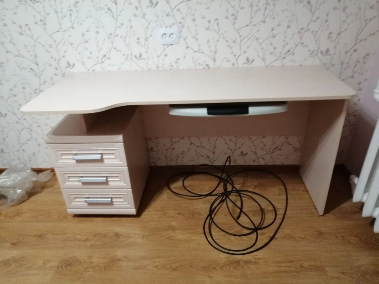 стол письменный, стол, компьютерный стол бу, мебель, стол с тумбой