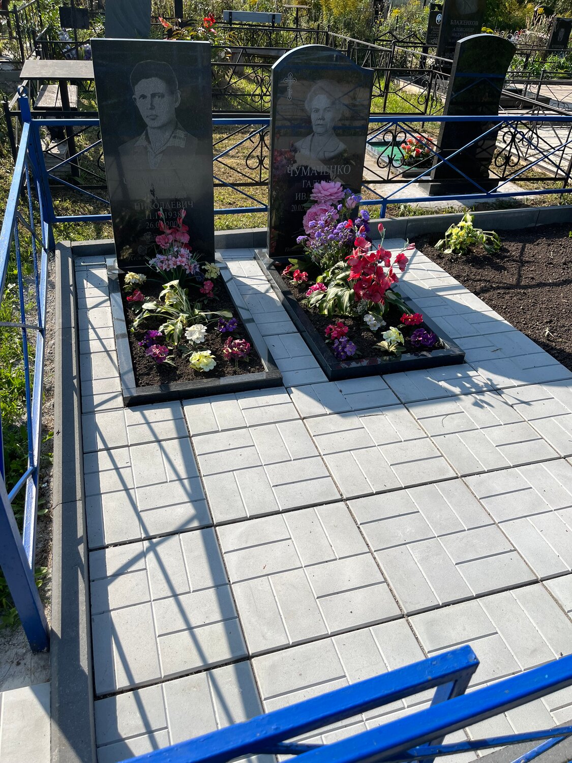 памятник на троих на могилу, памятники и надгробия, памятники на могилу, мраморный памятник, памятники на кладбище