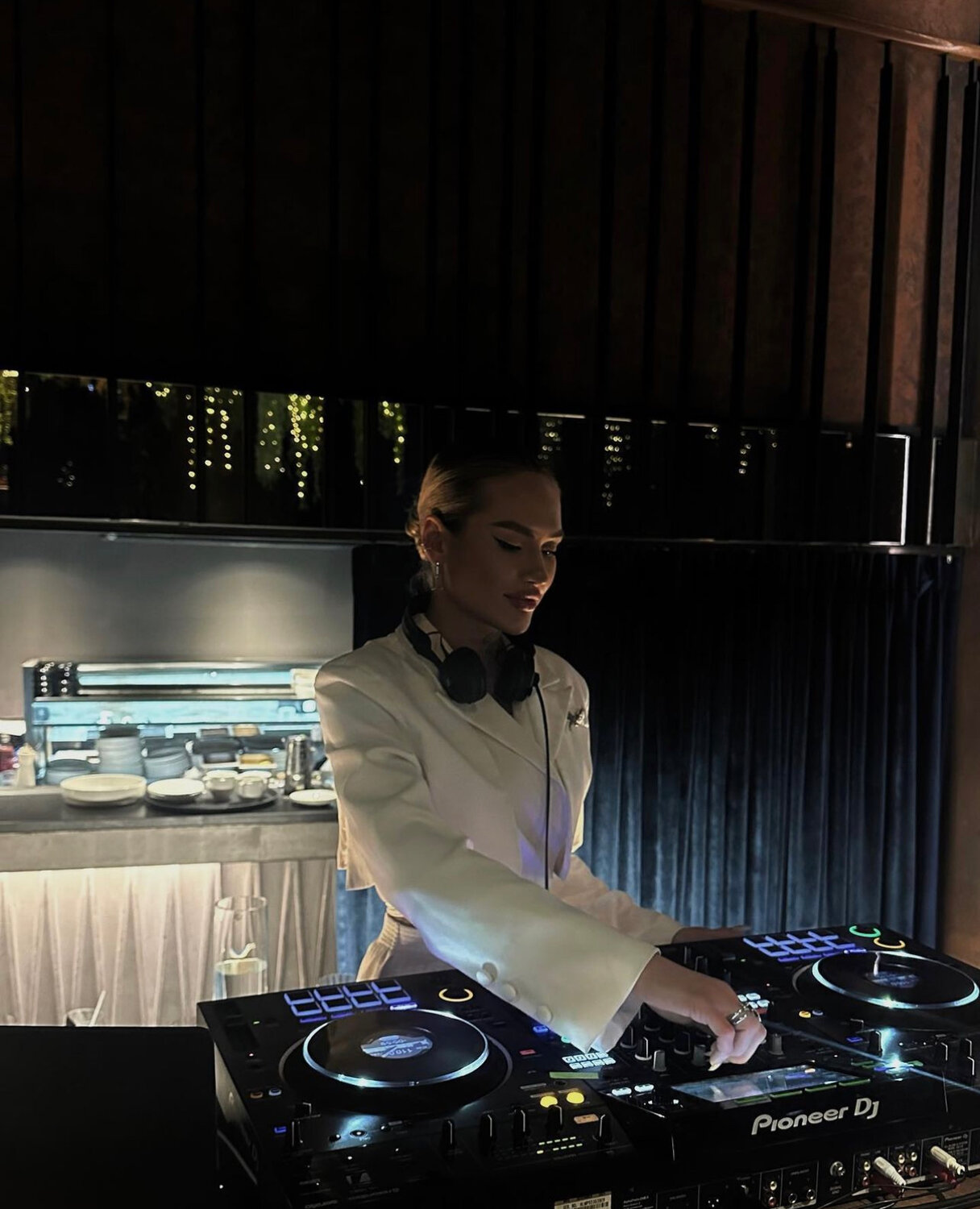 девушка, диджей, диджеинг, человек, dj из украины техно