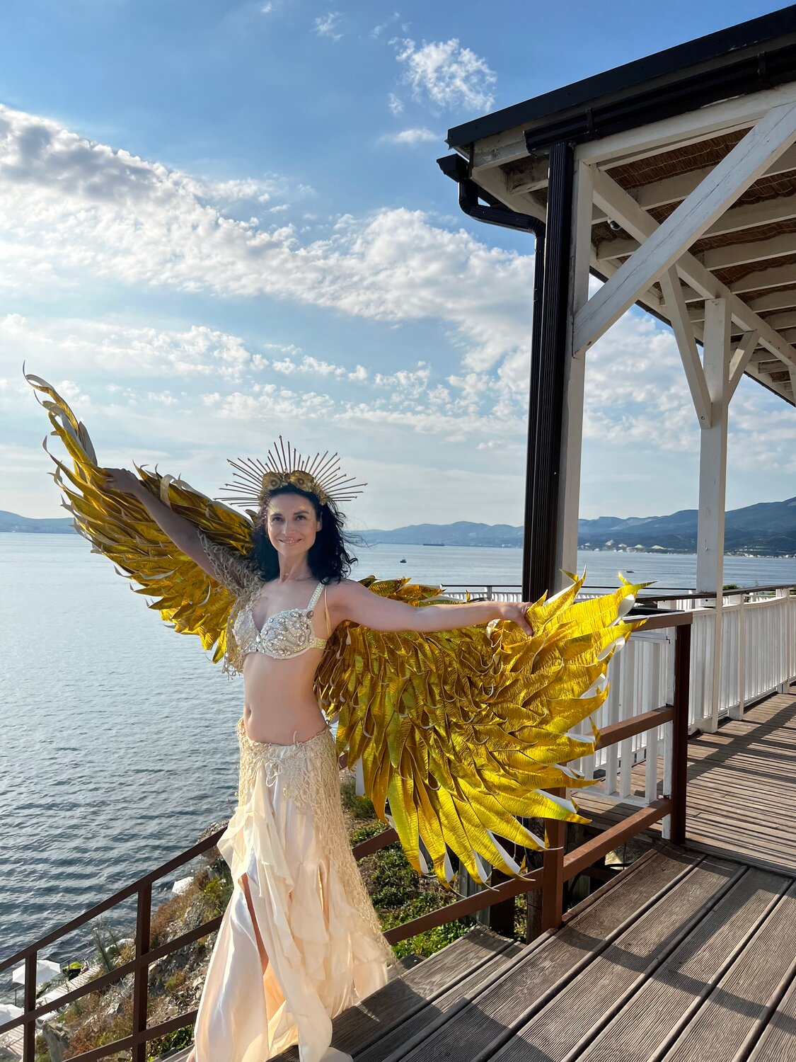 золотистый ангел, девушка, фотосессия с золотыми крыльями, девушки, женщина
