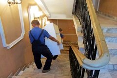 услуги грузчиков, перевозка пианино, квартирный переезд, грузчики на лестнице, грузчик
