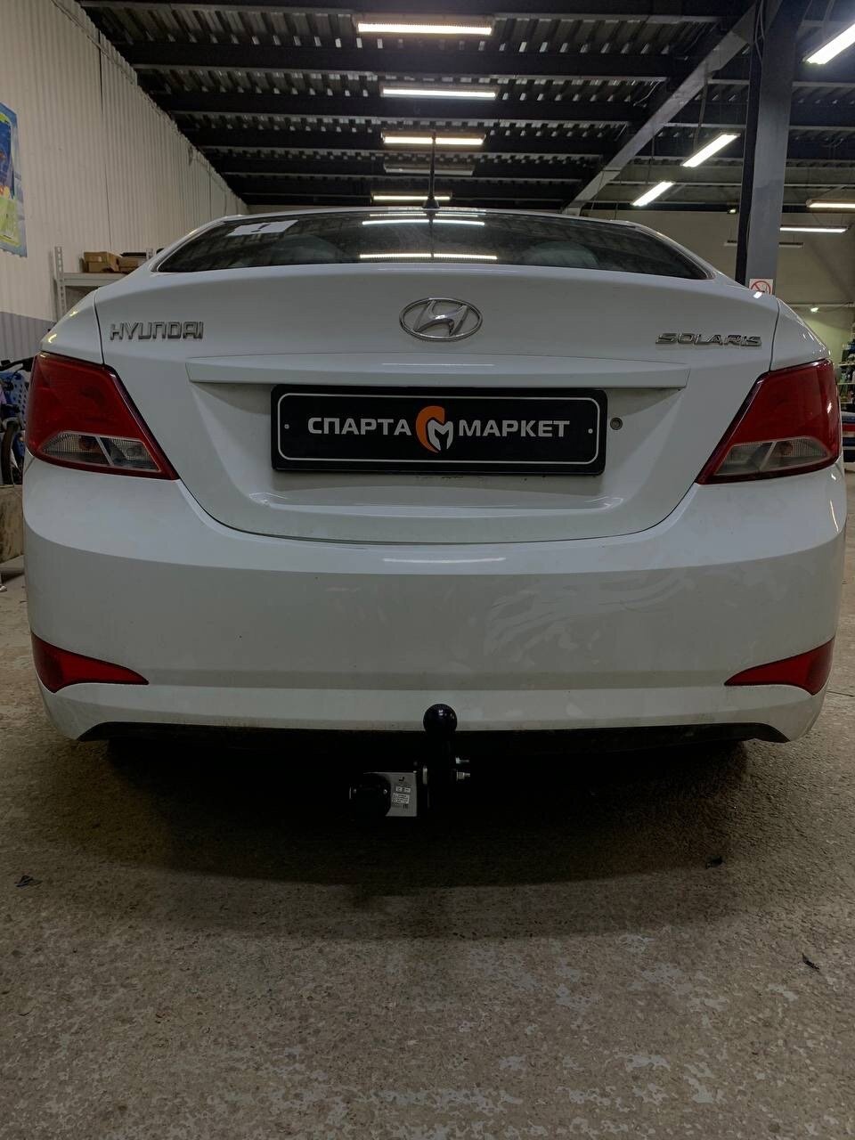 hyundai solaris, белый хендай солярис, hyundai solaris 2015, hyundai solaris 2016, Geely Emgrand EC7