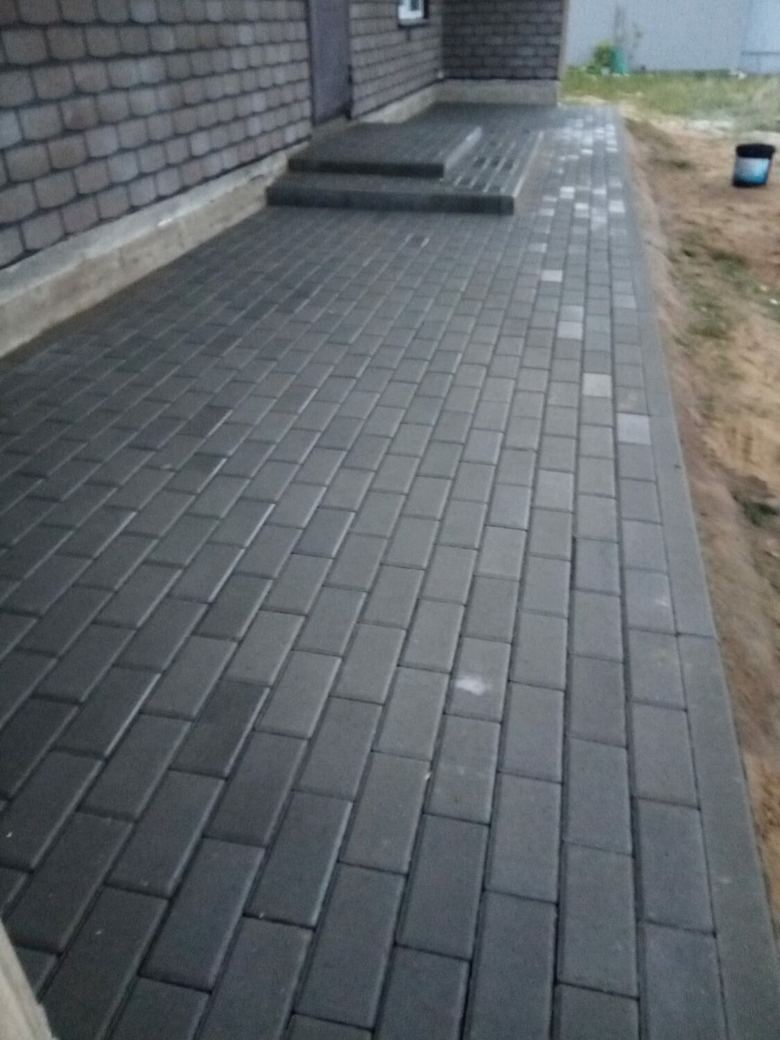 укладка брусчатки, тротуарная плитка, тротуарная плитка брусчатка, брусчатка брук, плитка тротуарная серая