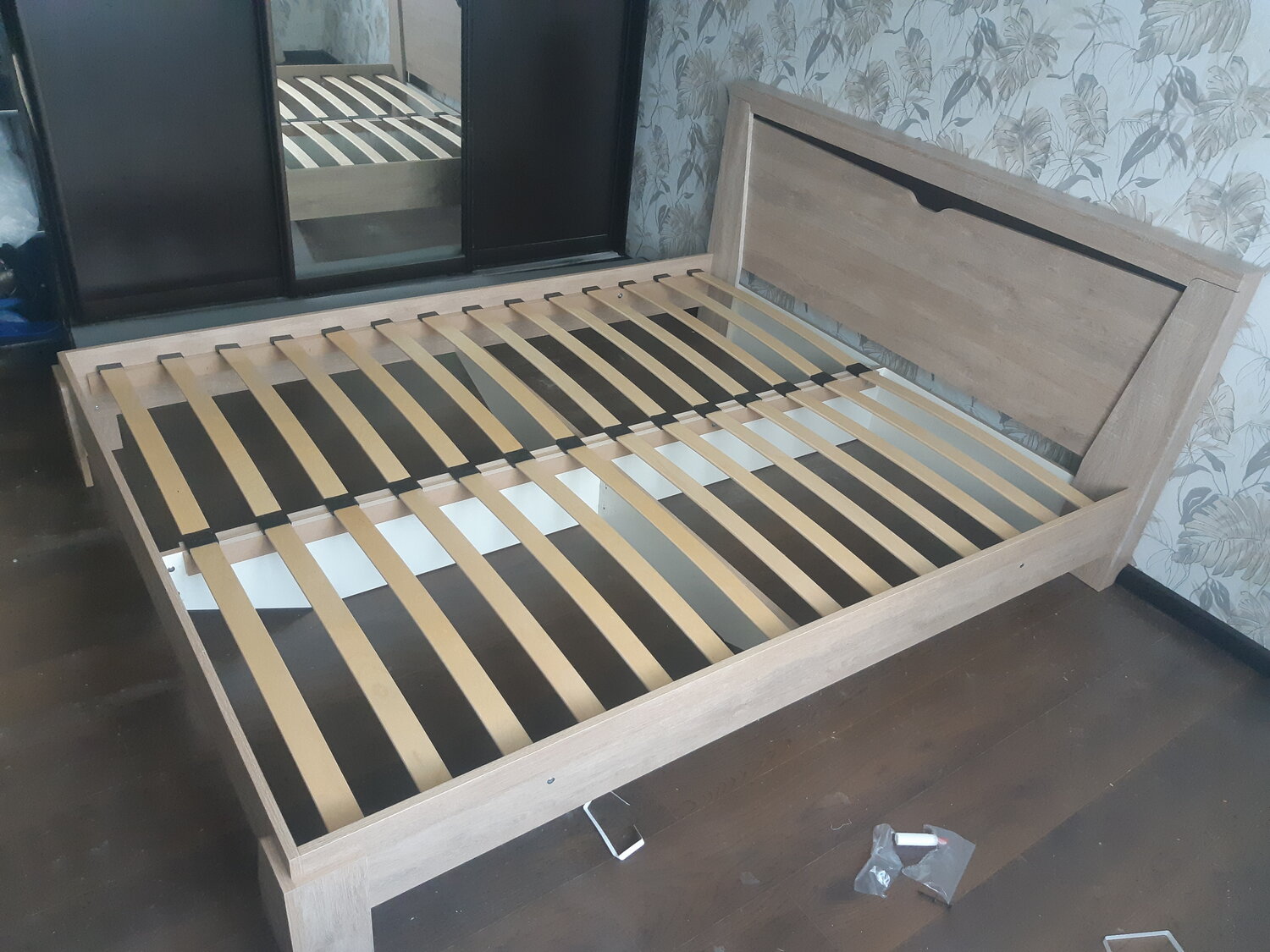 кровати, кровать спальная, кровать каркас, кровать из дуба, кровать из массива дуба