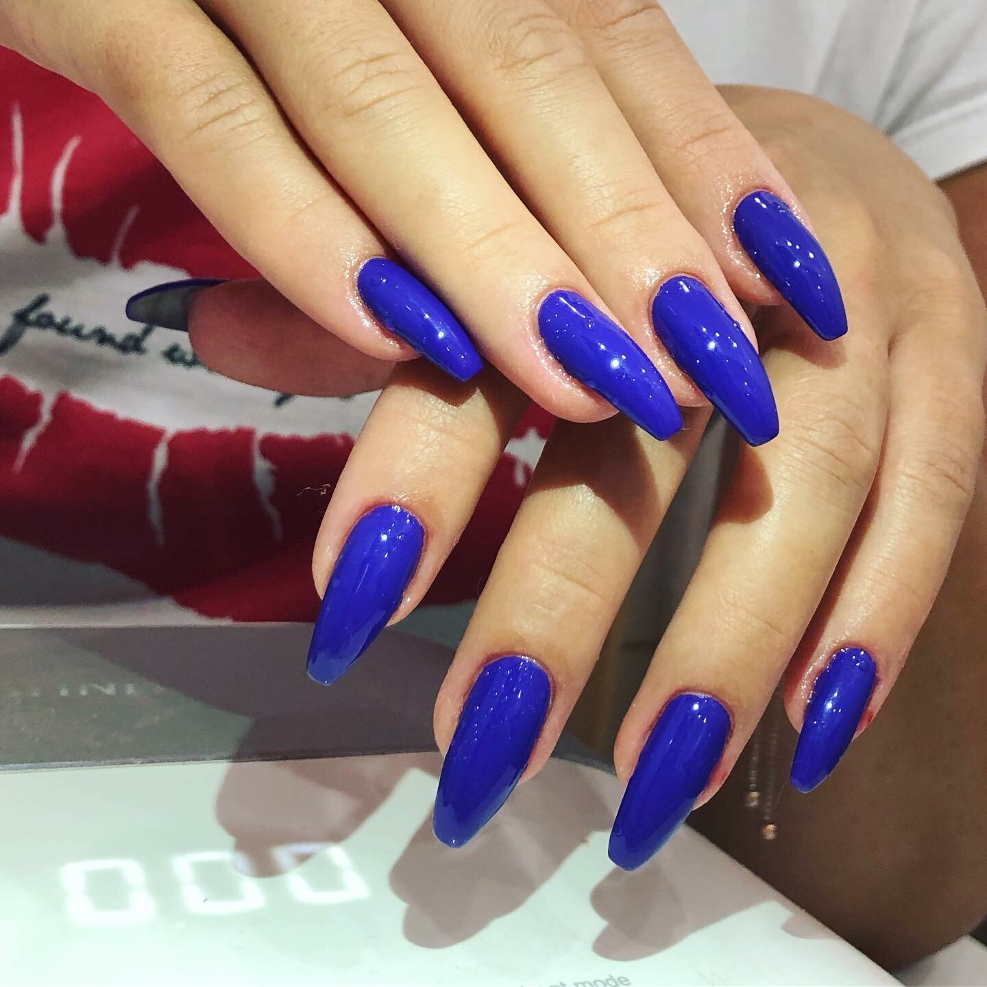 маникюр синего цвета, ногти, маникюр 💅, синие квадратные ногти, дизайн ногтей