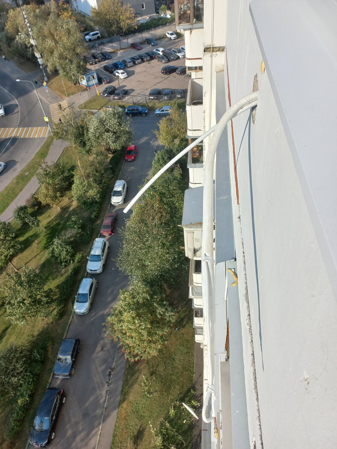 улица, мебель, дорожная инфраструктура, на крыше, из окна