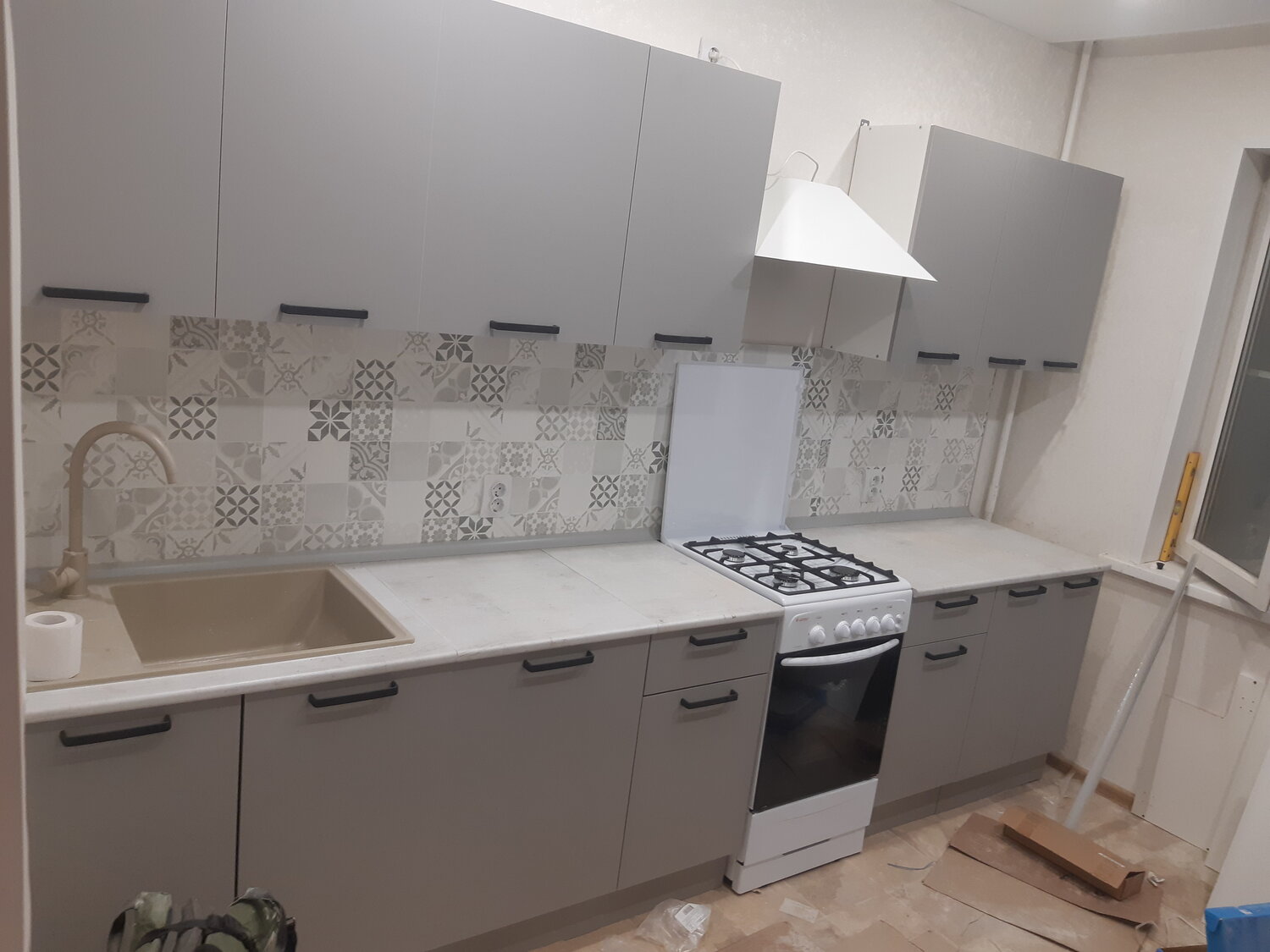 светло серая кухня, готовые кухни, кухня из леруа, серая кухня, мебель