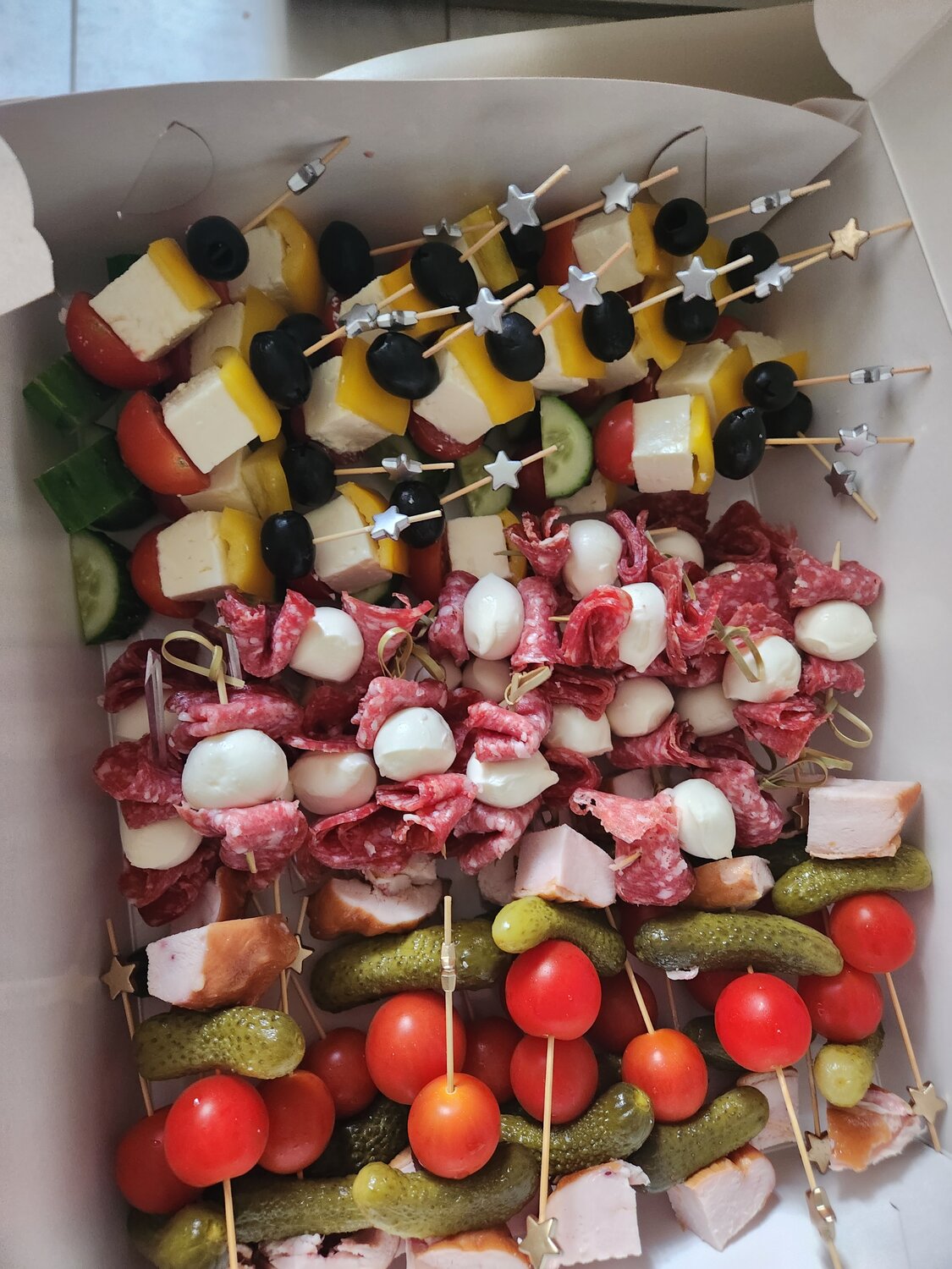 мини закуски, закуски канапе, мини закуски для фуршета, канапе ассорти, кейтеринг канапе