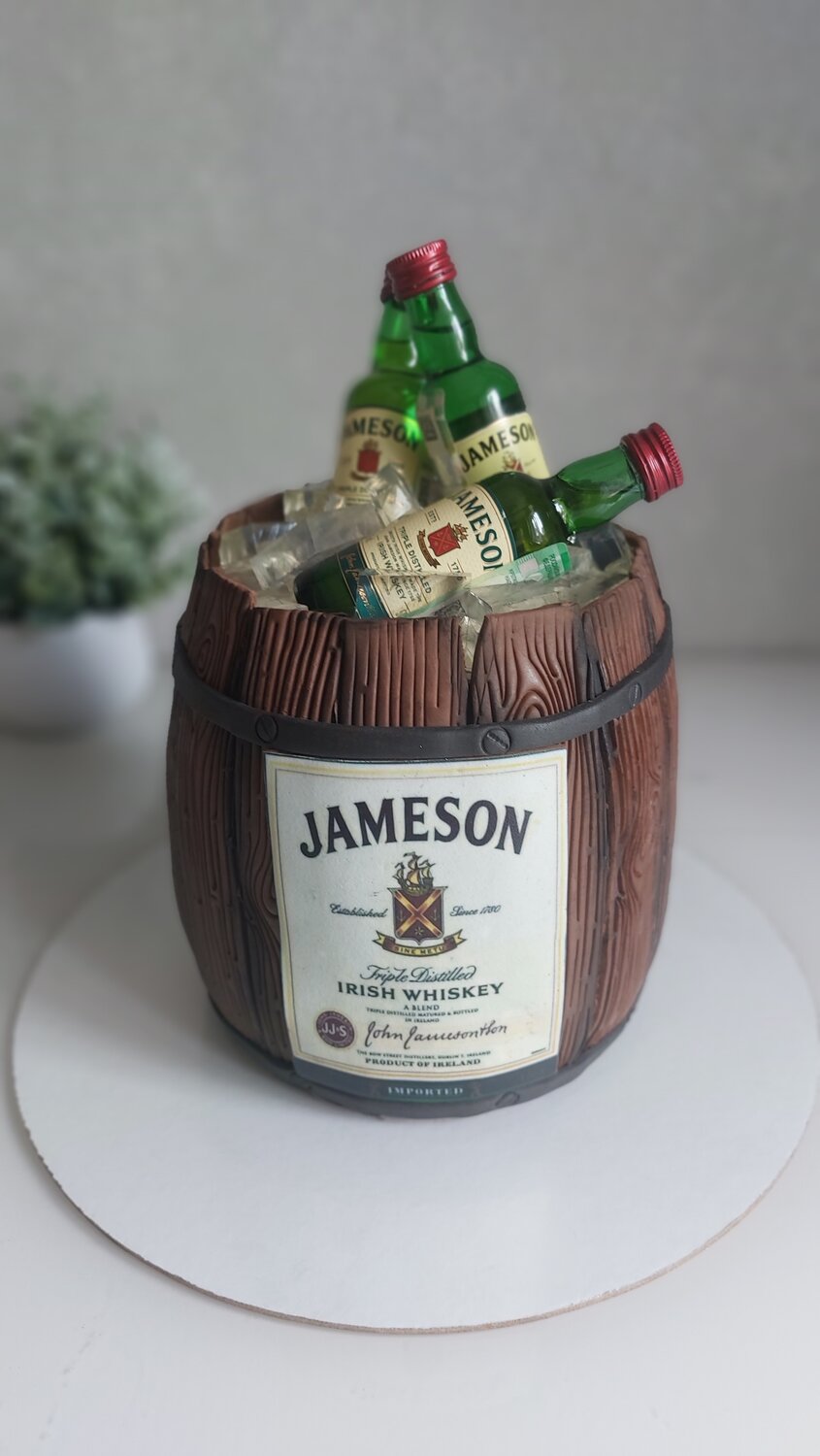 jameson irish whiskey, jameson whiskey, irish whiskey, виски jameson, торт с бутылкой виски