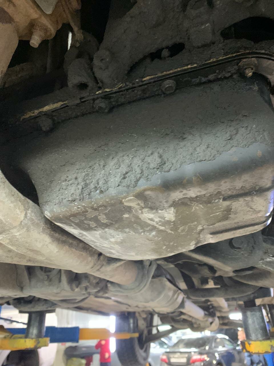 замена масла в акпп, сливная пробка акпп land rover discovery, сливная пробка акпп вольво xc60, замена масла, акпп gm ga6l45r пробка поддона
