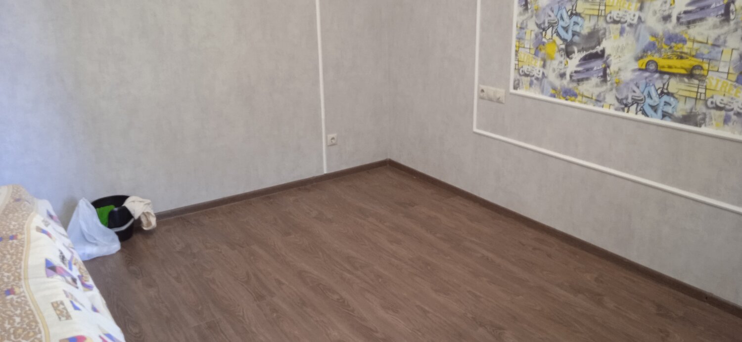 квартиры, ламинат, отделка квартир, квартира комната, комната без мебели