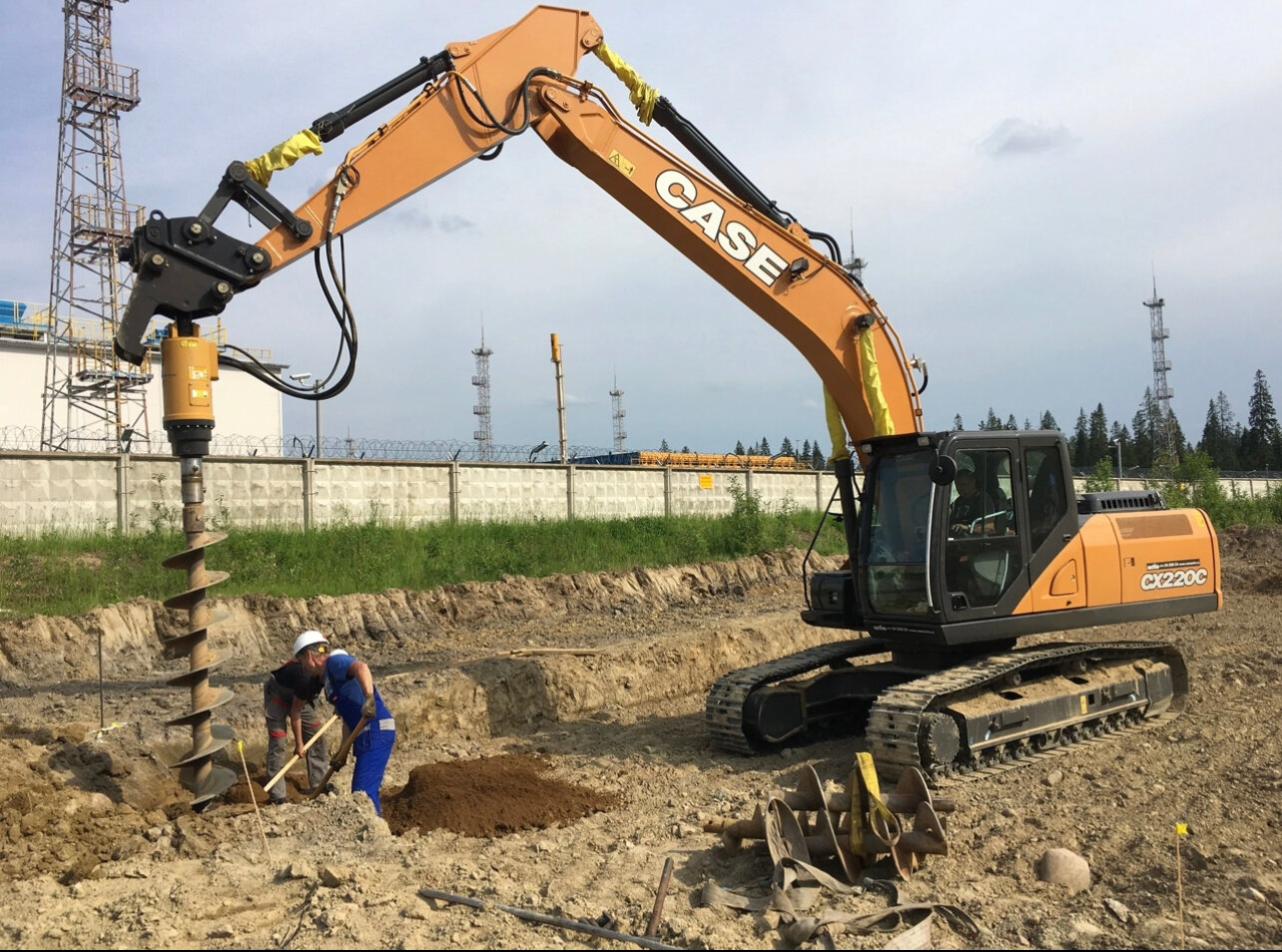 case cx300 вибропогружатель, вибропогружатель для шпунта на экскаватор, экскаватор гусеничный ямобур, бурение экскаватором, гидровращатель на экскаватор