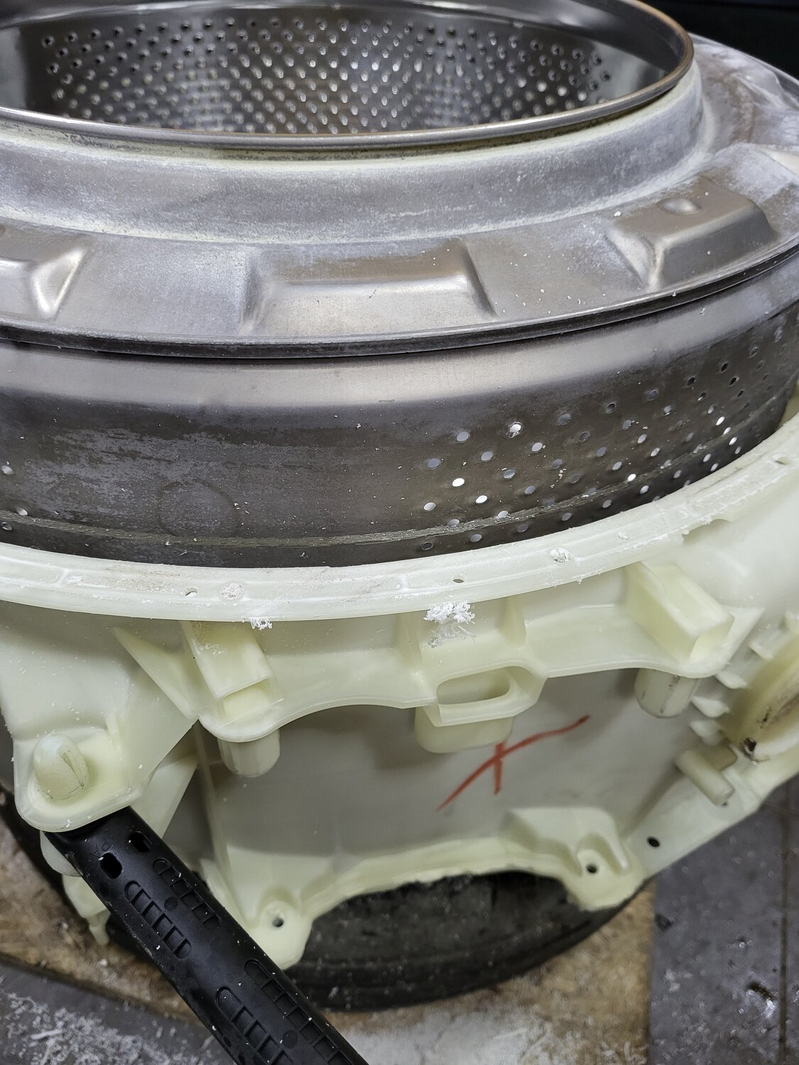 wiun 103 indesit подшипник барабана, бак стиральной машины аристон хотпоинт arsl85, стиральная машина, бак стиральной машины, разобранная стиральная машина