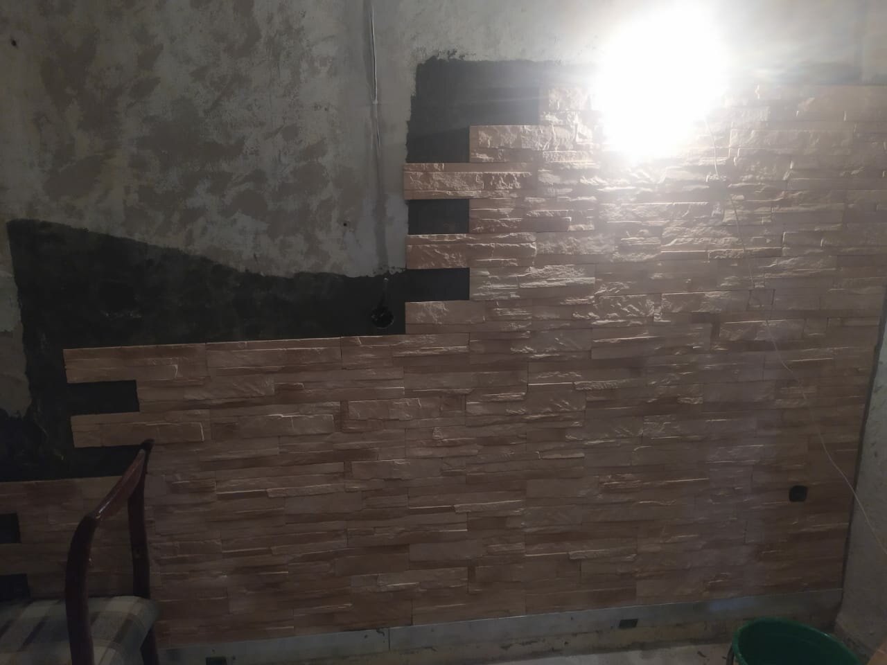 отделка стен камнем, декоративный камень сланец, отделка под камень, отделка печи декоративным камнем, отделка камнем