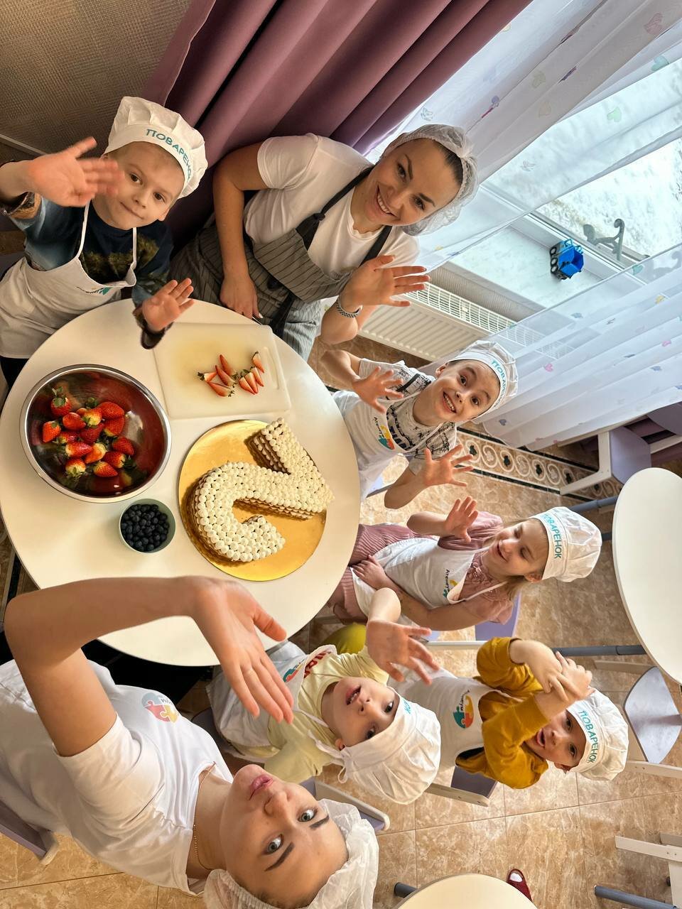 детский мастер класс по кулинарии в кафе печем печенье, ребенок, ольга бенуа этикет, пиццерия сицилия, кулинарный мастер класс