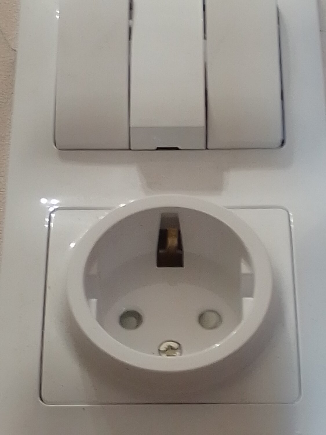 блок комбинированный schneider electric glossa gsl000274,10а, бежевый, розетка выключатель, розетка электрическая, блок выключателей с розеткой для ванной, розетки накладные одинарные