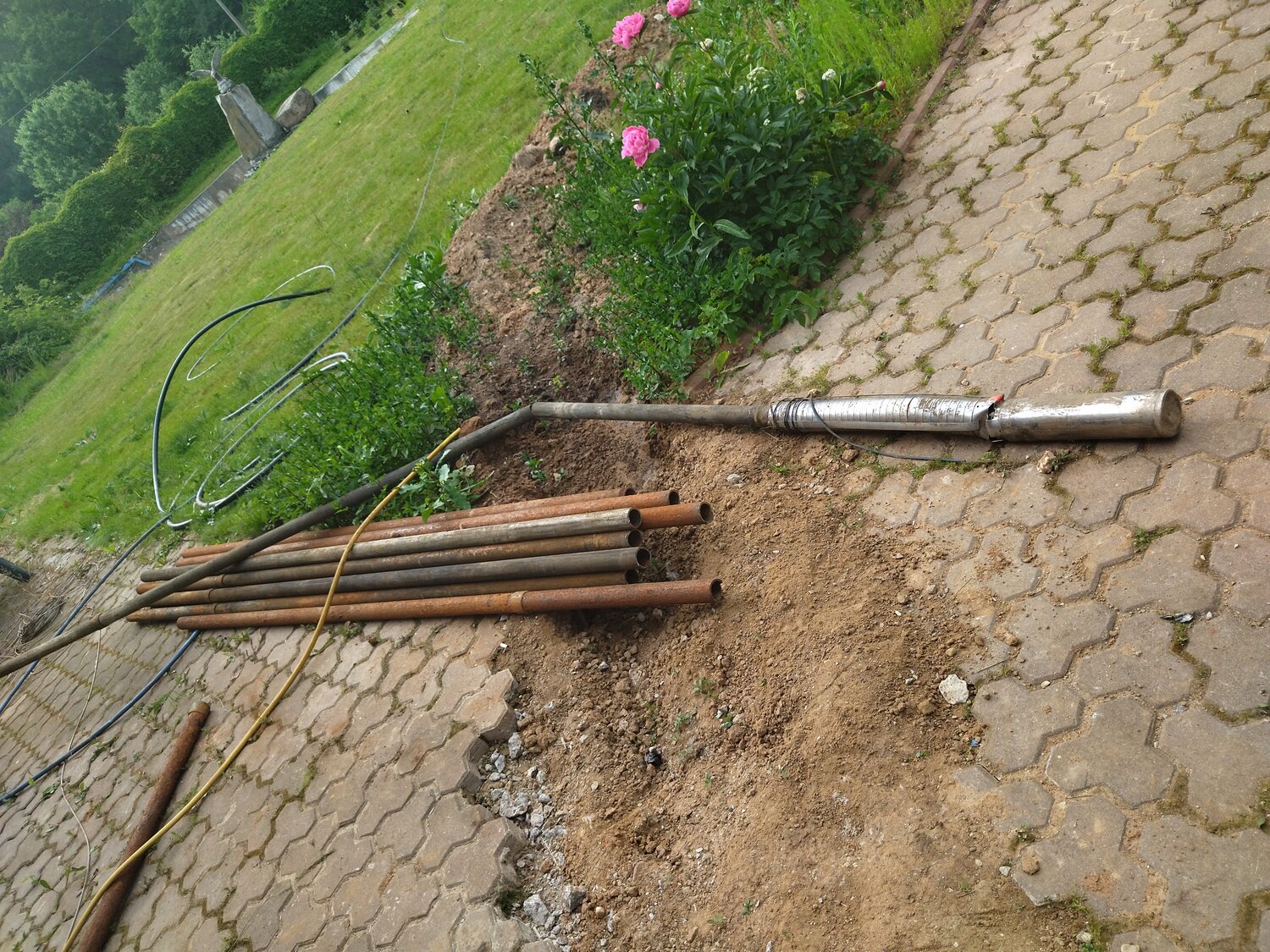 трубы, трубы бу, металлическая труба, труба для воды, насос для скважины
