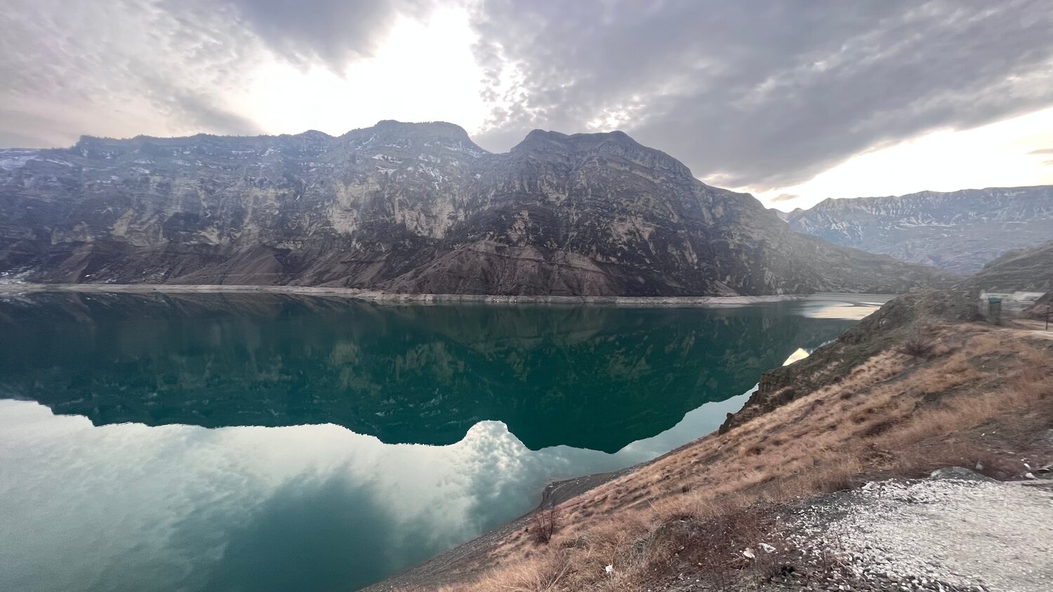ирганайское водохранилище, мужчина, озера, озера дагестана, ирганайское водохранилище в дагестане
