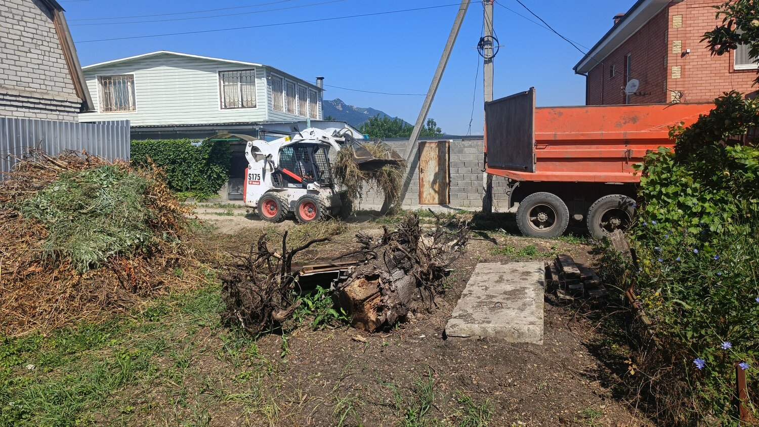 погрузчик bobcat s850, мини погрузчик бобкэт, bobcat мини погрузчик, погрузчик bobcat, погрузка бобкэт манипулятором