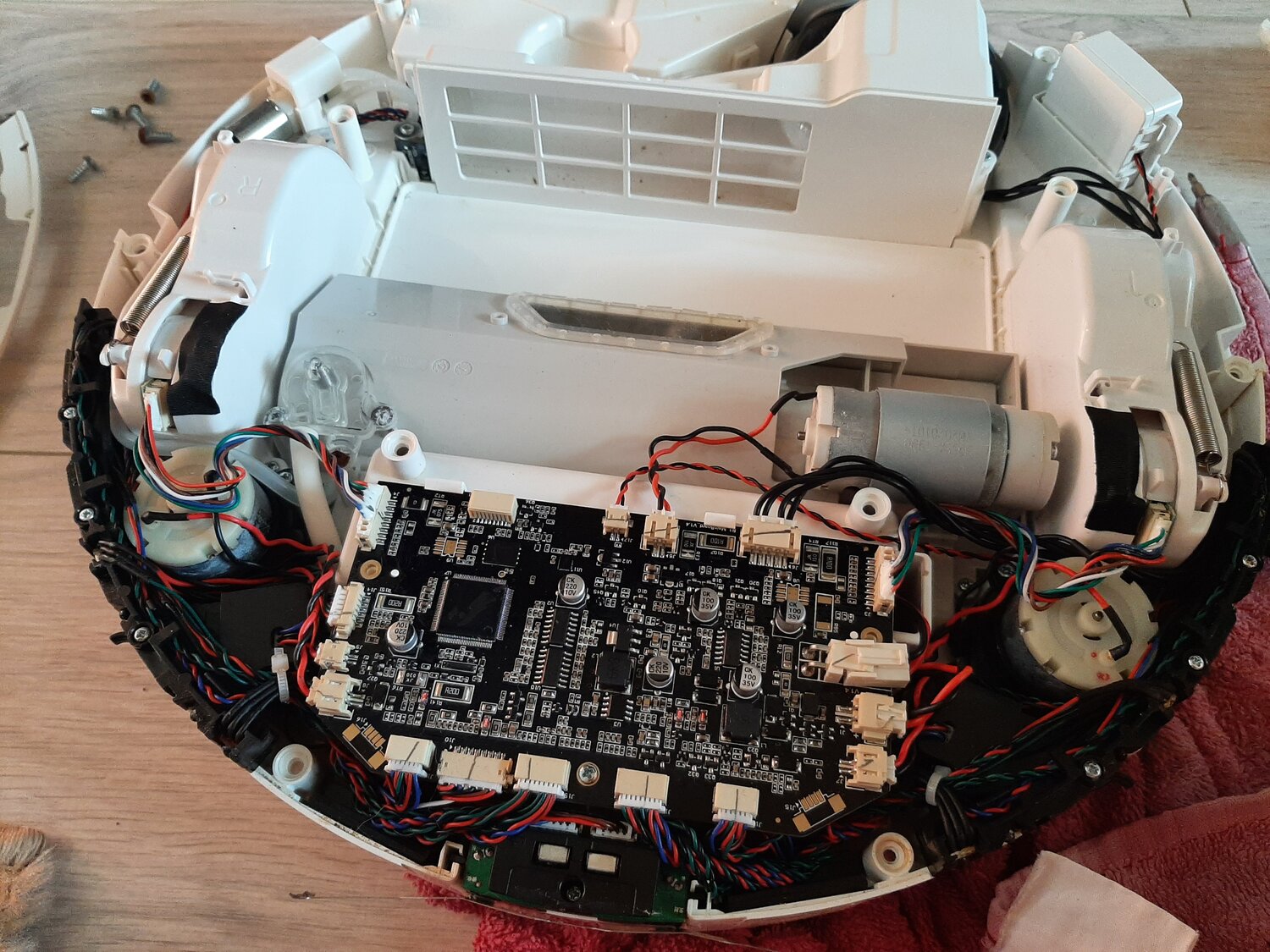 робот пылесос xiaomi, робот пылесос xiaomi vacuum mop плата, разобранный робот пылесос, automated vacuum cleaner, робот пылесос ксиаоми
