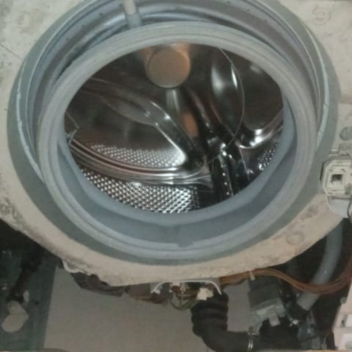 ремонт стиральной машины, бак стиральной машины, разобранная стиральная машина, стиральная машина барабан, для стиральной машины