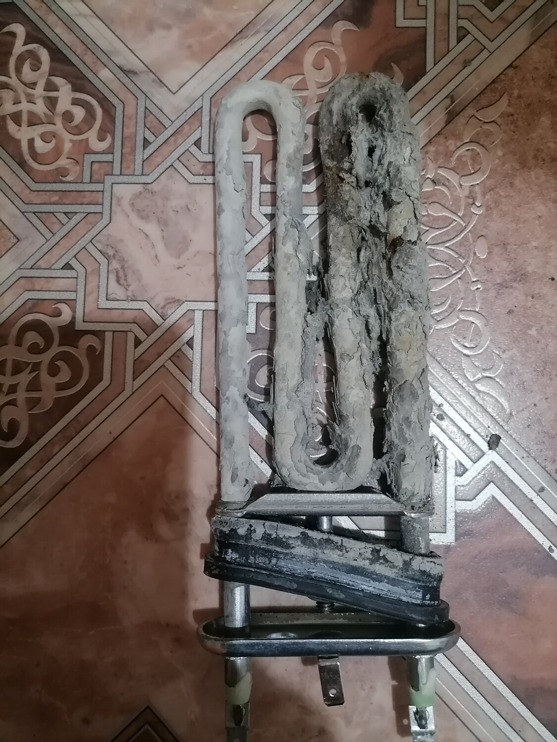 перегоревший тэн стиральной машины, тэн стиральной машины накипь, тэн стиральной машины, тен на стиральную машину, замена тэна в стиральной машине