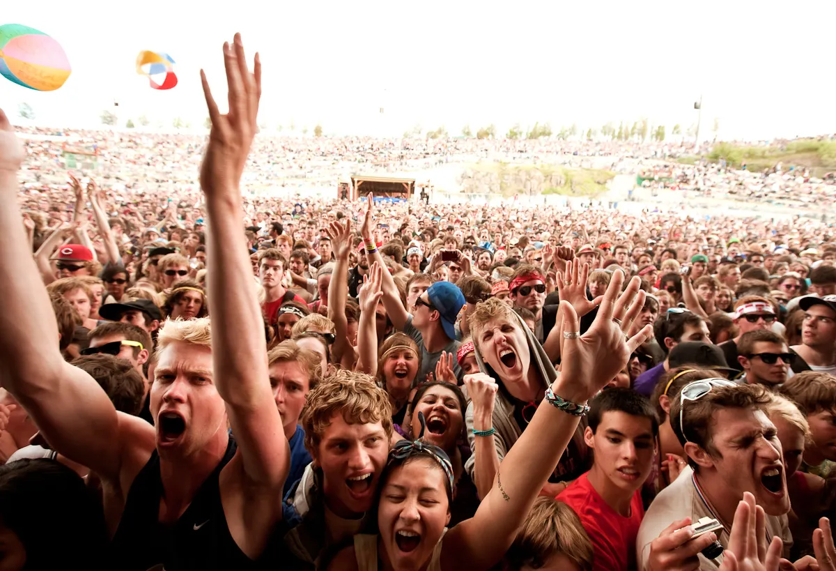 Карта осу толпы кричат