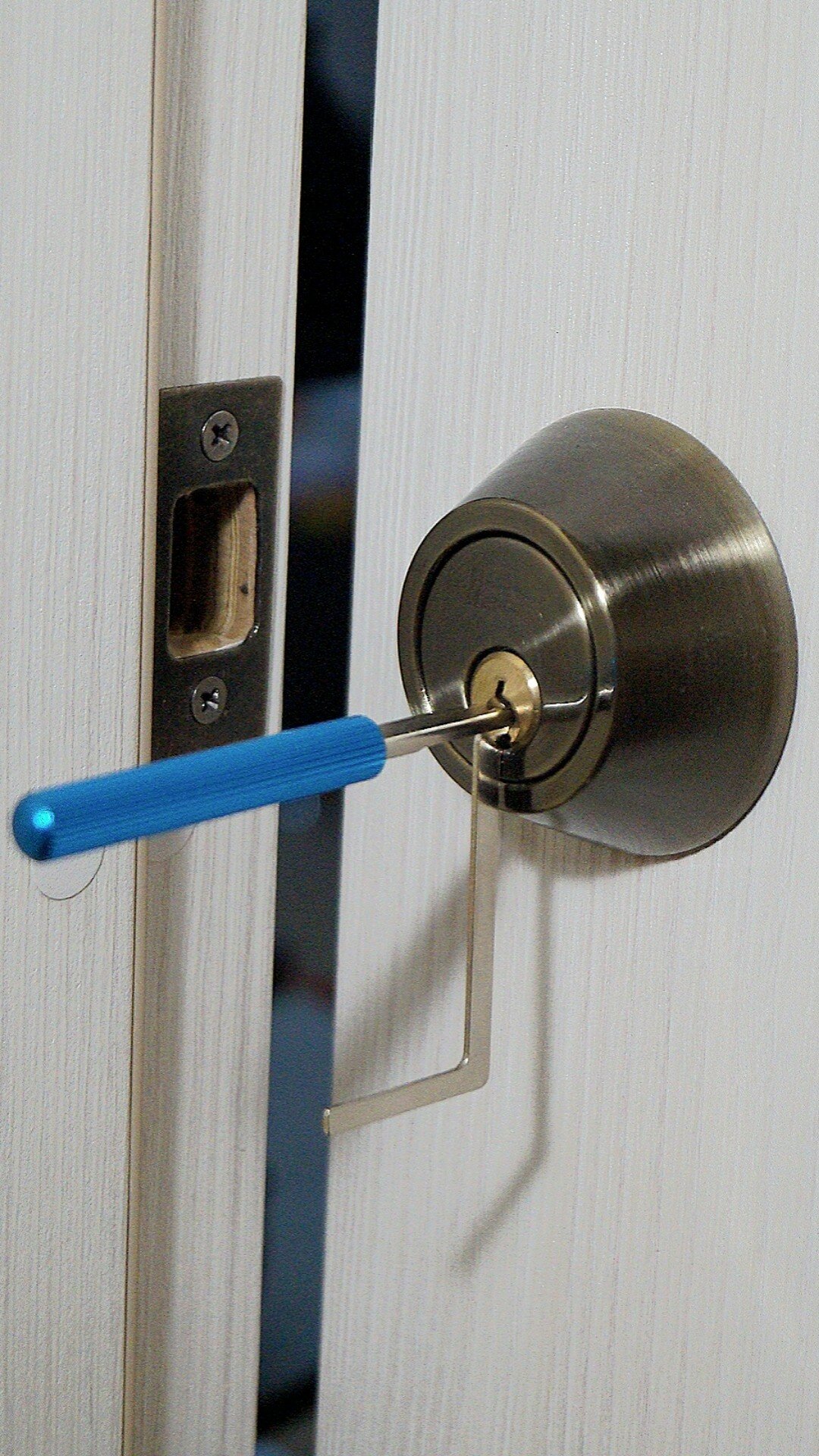 Вскрыть замок входной двери 87 фото