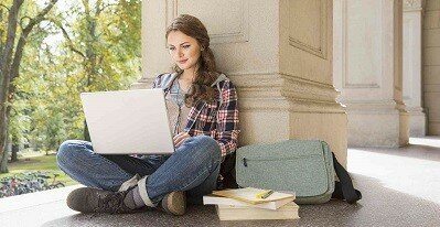 Collegestudentonlaptop-GettyImages-521716559-59f0d2f06f53ba001114fc96.jpg