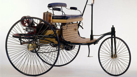 Автомобиль Карла Бенца с двигателем внутреннего сгорания, разработка 1886 года.