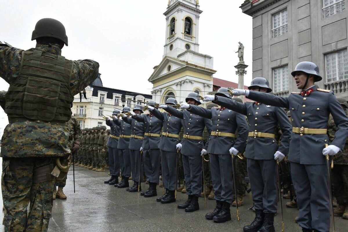 Форма военных чили