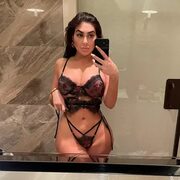 Chloe Ferry accused of photoshopping as she shows off shrinking waist in barely-there bikini. - News in English на 123ru.net