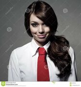 Девушка носит белую рубашку и красную связь Стоковое Фото - изображение насчитывающей славно, головка: 56069620