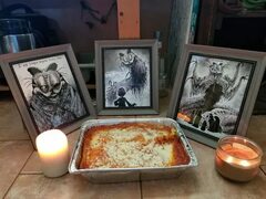 Because someone stole my previous dump and got to FP unlike me, here's a shrine for our overlord - Album on Imgur