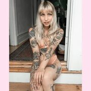 Jasmine * Tattoo Artist в Instagram: "(Quand j’avais des cheveux de longueur)Merci 📸 @shootingbyrevolver"