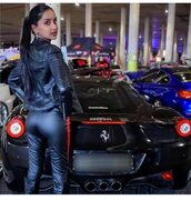 Pin de Ferrari & Beautiful Ladies en Ferrari Black Ferrari