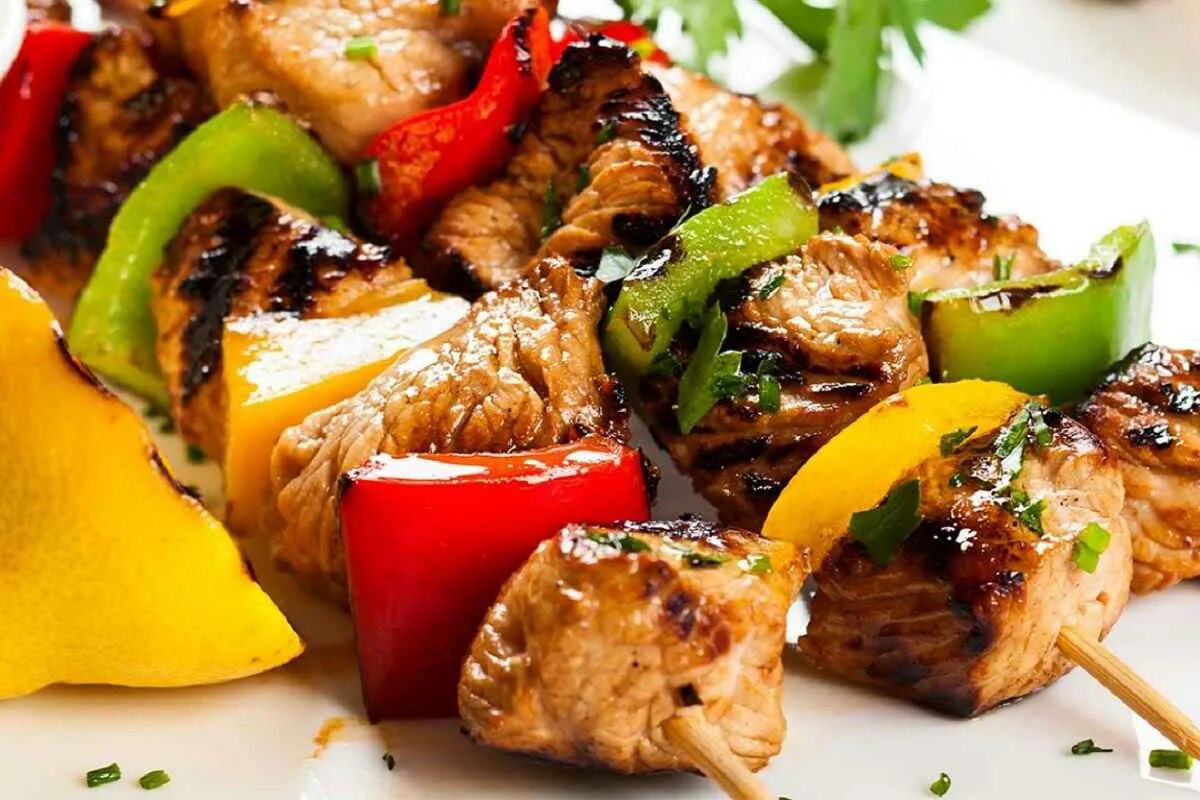 Куриные шашлычки с овощами. Куриные шашлычки с овощами