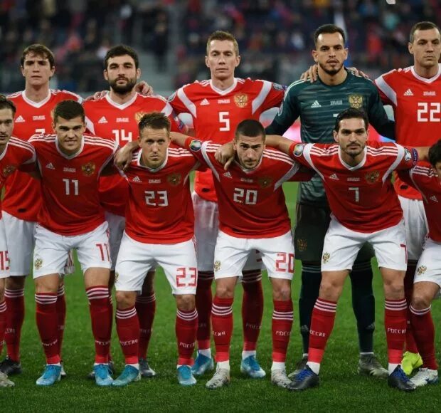 4 номер сборной. 4 номер сборной. сблрная росси на кубке конфедерати. 4 номер сборной. команда футболистов.