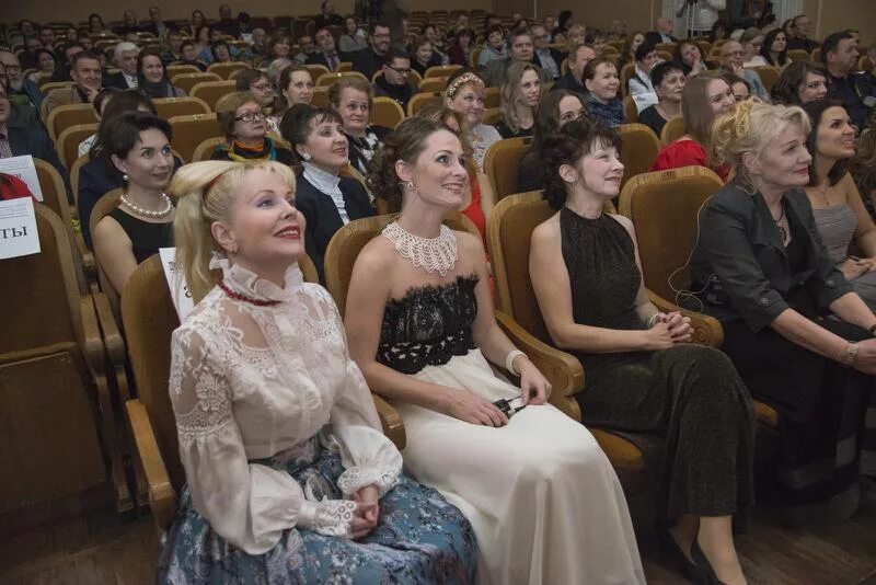 театру 50 лет