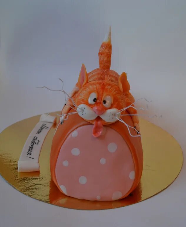Торт с рыжим котом. Торт в форме кота. Торт с рыжим котиком. Торт с котом. Тортик рыжий котик.