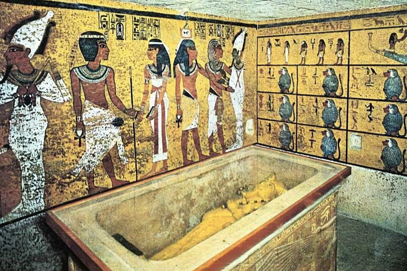 Что такое погребение фараона. Древний Египет саркофаг Тутанхамона. Тутанхамон гробницы древнего Египта. Гробницы фараонов в древнем Египте. Саркофаги древнего Египта Тутанхамон.