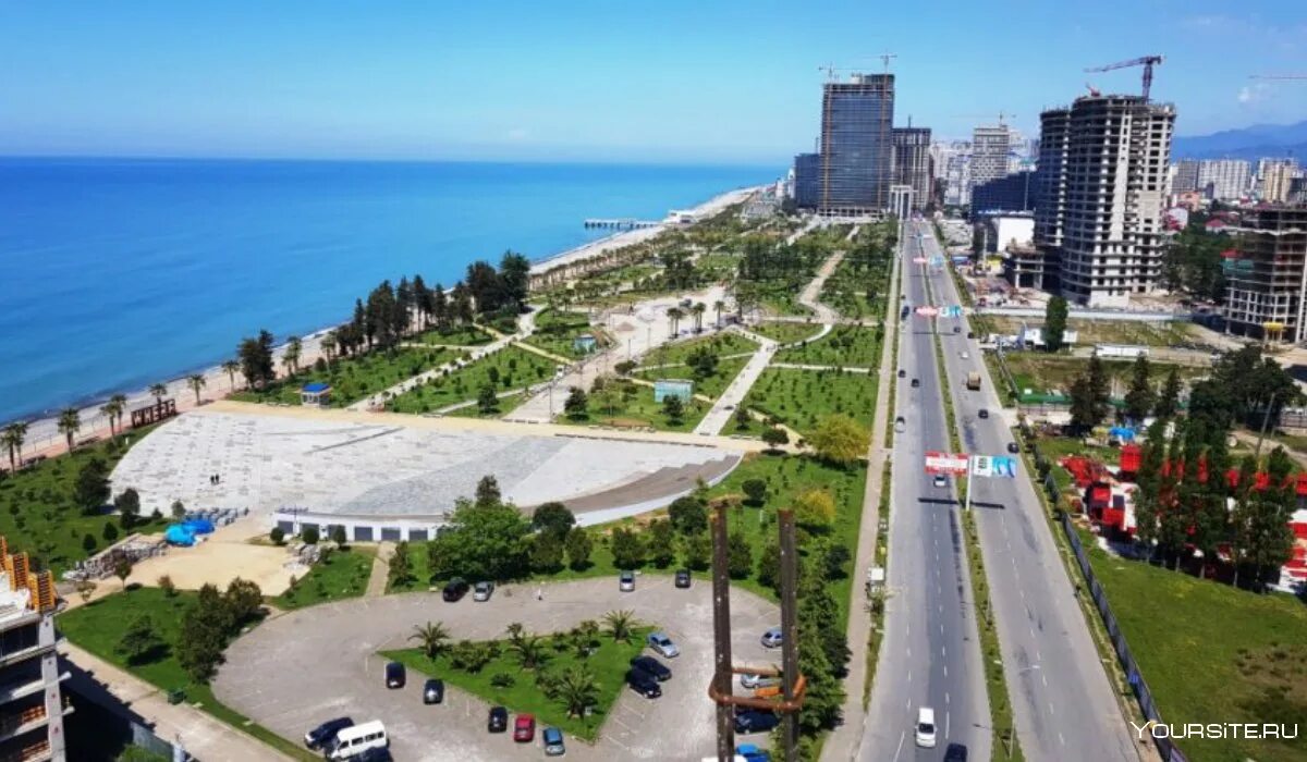 Батуми колесо обозрения. Батуми vs сухуми. Георгия батуми. Грузия батуми пляж. Грузия город батуми.