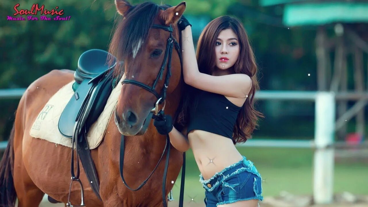Horsegirl. Фотосессия с лошадьми образы. Horsegirl. Красивая женщина на лошади. Девушка с лошадью.