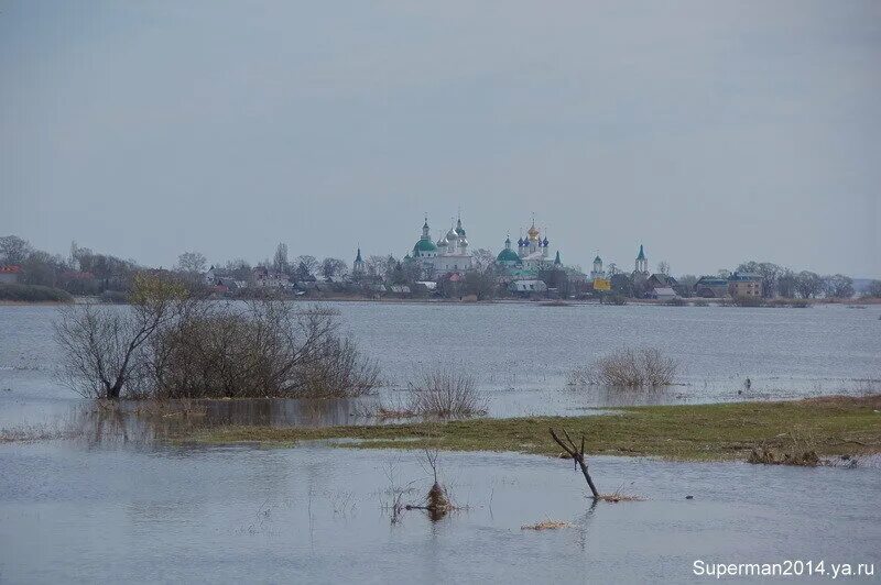 Церковь на озере Неро. Озеро Неро Ростов Великий зимой. Крещение Ростова Великого в озере Неро. Крест в Ростове на озере Неро. Озеро неро в контакте