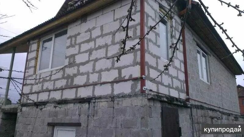 Пристройка отошла от дома как исправить. Стяжка стен из пеноблока. усиление газобетонных стен. стяжка стен дома из газобетона. стяжка дома от трещин в стенах.