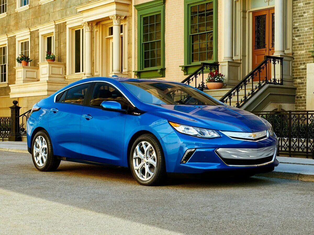 Вольт гибрид. Chevrolet Volt II. Chevrolet Volt 2021. Chevrolet Volt 2 2018. Chevrolet Volt 2016.