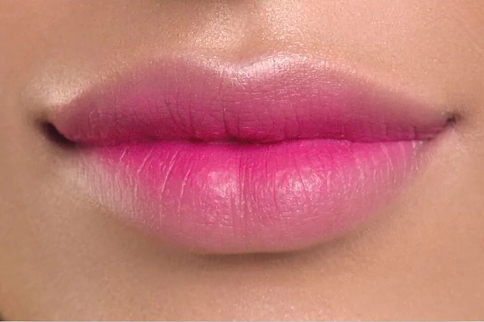 Макияж губ. Губы без помады. Перманент губ розовый. Губы не накрашенные красивые.
