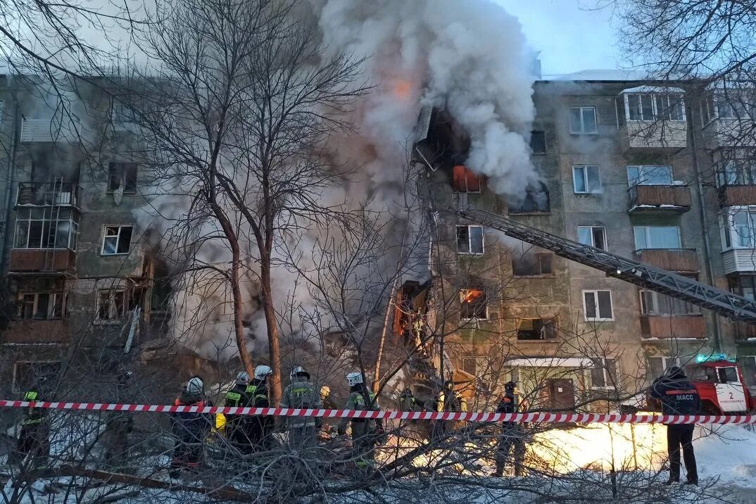 Теракт в новосибирске сегодня. Взрыв на линейной Новосибирск. Взрыв газа на линейной в Новосибирске. Взрыв дома на линейной Новосибирск.