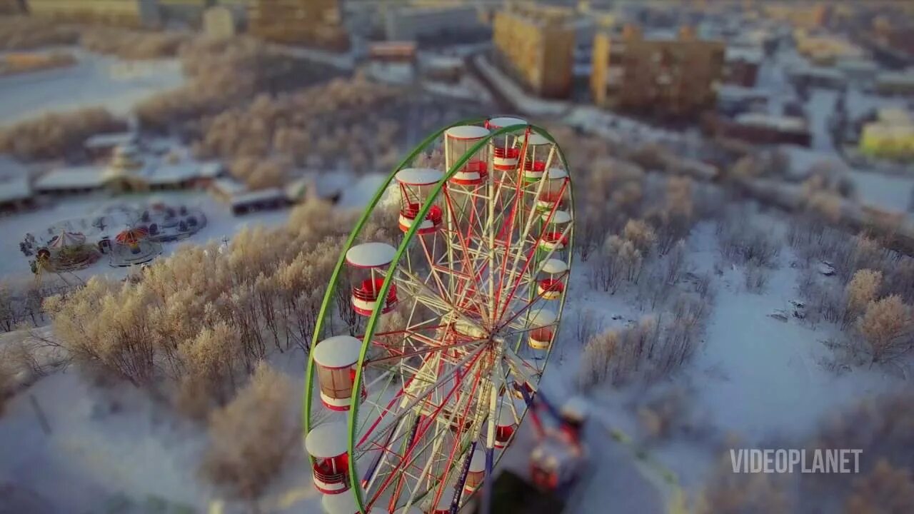 Мурманск колесо обозрения Семеновское озеро. Семеновское озеро Мурманск парк. Парк аттракционов Мурманск Семеновское озеро. Карусели в Мурманске на Семеновском озере. Развлечения в мурманске